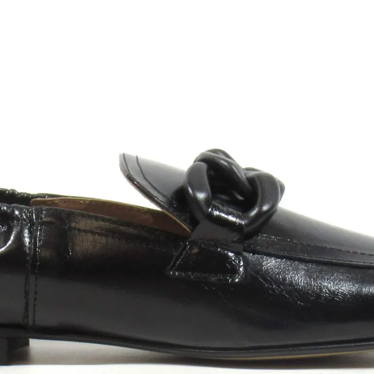 Mocasines de piel con cadena para mujer