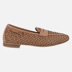Mocasines de piel trenzada color camel con adorno de antifaz