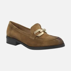 Mocasines de serraje con adorno metálico dorado