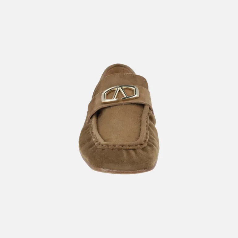 Mocasines de serraje con fruncidos y adorno metálico Belize
