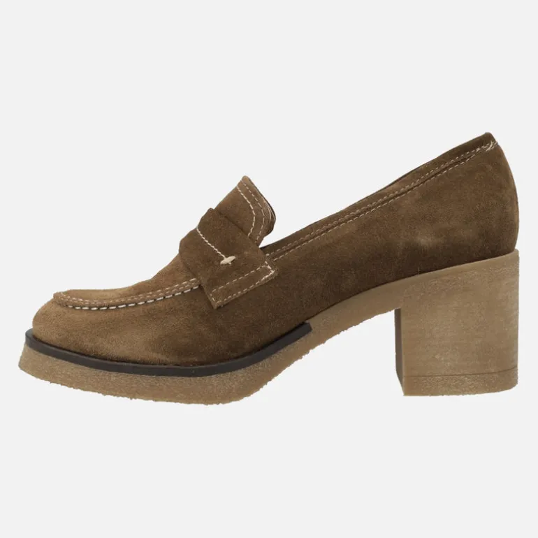 Mocasines de serraje marron con tacones de goma