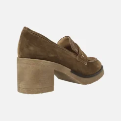 Mocasines de serraje marron con tacones de goma