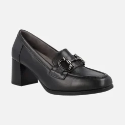 Mocasines de tacón en piel con adorno metálico