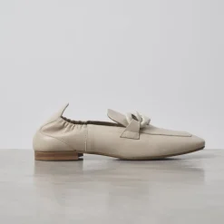Mocasines Emma de piel con cadena