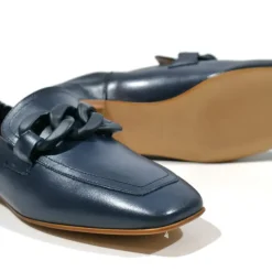 Mocasines Emma de piel con cadena