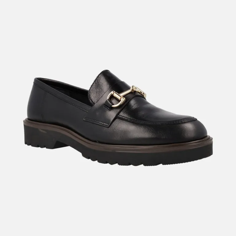 Mocasines en piel con adorno metálico