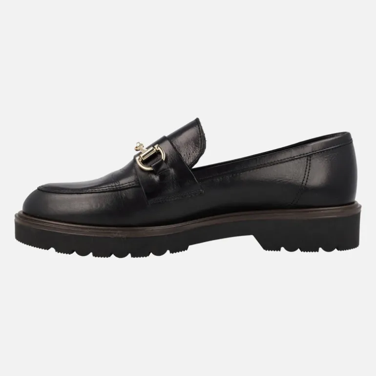 Mocasines en piel con adorno metálico