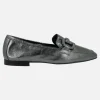 Mocasines en piel metalizada color acero con adorno