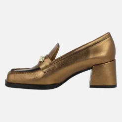 Mocasines en piel metalizada Terence con adorno de cadena