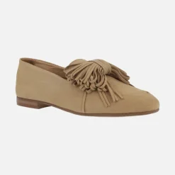 Mocasines en serraje camel con lazo multi tiras en la pala