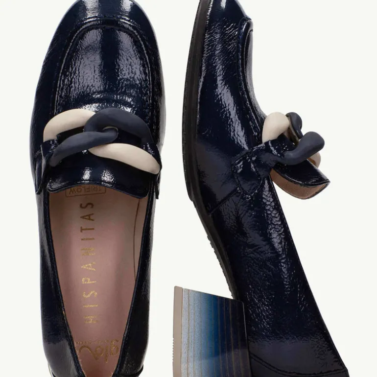 Mocasines Etna para mujer con adorno de cadena