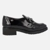 Mocasines negros de charol con adorno metálico