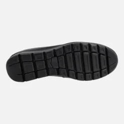 Mocasines negros de charol con adorno de cadena
