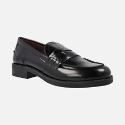 Mocasines negros de piel florentik para mujer con adorno de antifaz