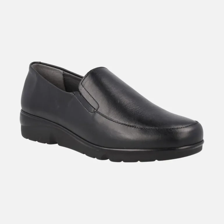 Mocasines negros de piel con elásticos laterales
