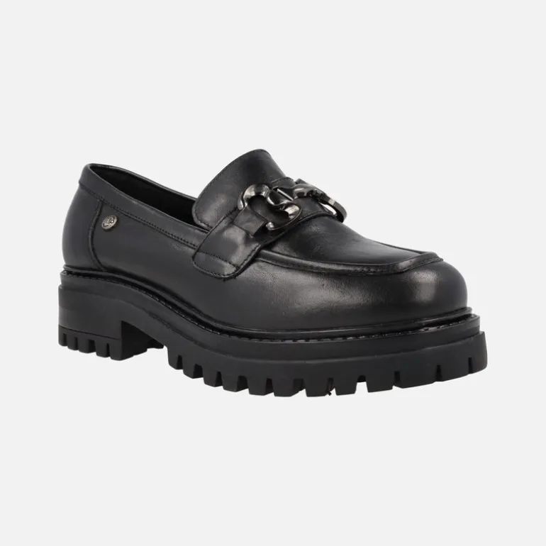 Mocasines negros de piel con adorno metálico y piso track