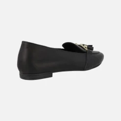 Mocasines negros de piel con borlas para mujer