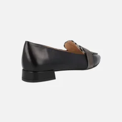 Mocasines negros de piel con copete en print cebra
