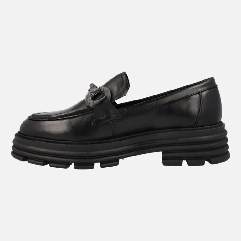 Mocasines negros de piel Noela con adorno metálico