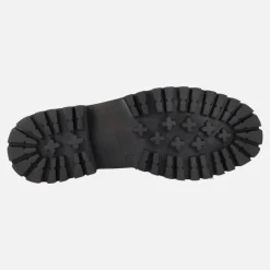 Mocasines negros de piel con adorno metálico y piso track