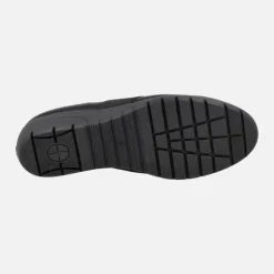 Mocasines negros de piel con detalle de banda elástica en el empeine