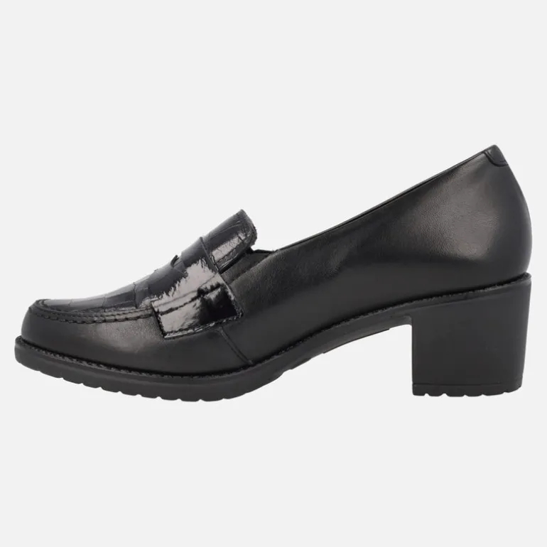 Mocasines negros de tacón con pala de coco y antifaz de charol