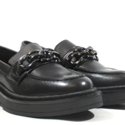 Mocasines negros para mujer con cadena Magda