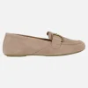 Mocasines planos de ante beige con adorno metálico D45MUJ Palmaria