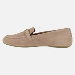Mocasines planos de ante beige con adorno metálico D45MUJ Palmaria