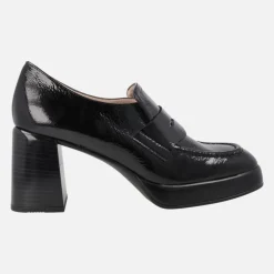 Mocasines Tokio en charol con adorno de antifaz