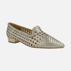 Mocasines trenzados de piel color oro con puntera afilada