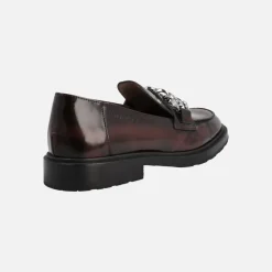 Mocasines Wonders Suri en piel florentik con adorno de cadena