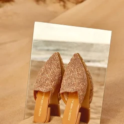 Mules Alozaina en tejido rafia trenzado con motivos florales