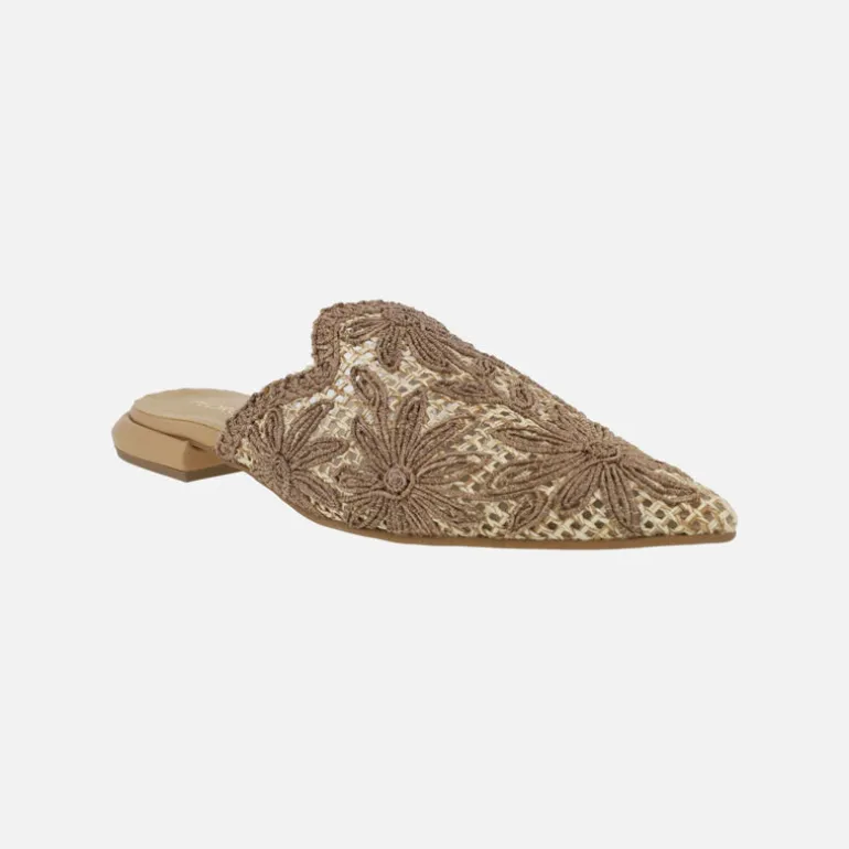 Mules Alozaina en tejido rafia trenzado con motivos florales