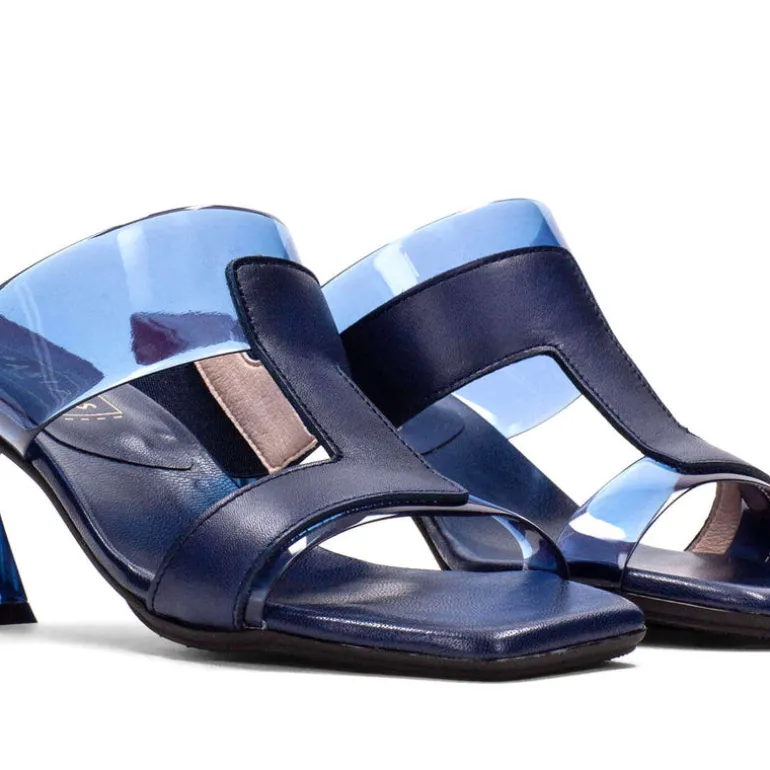 Mules combinados en piel y vinilo Hispanitas