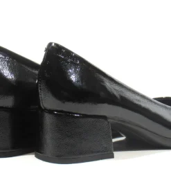Salones de charol para mujer con tacón bajo