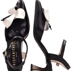 Salones de piel destalonados con flor contrastada Hispanitas