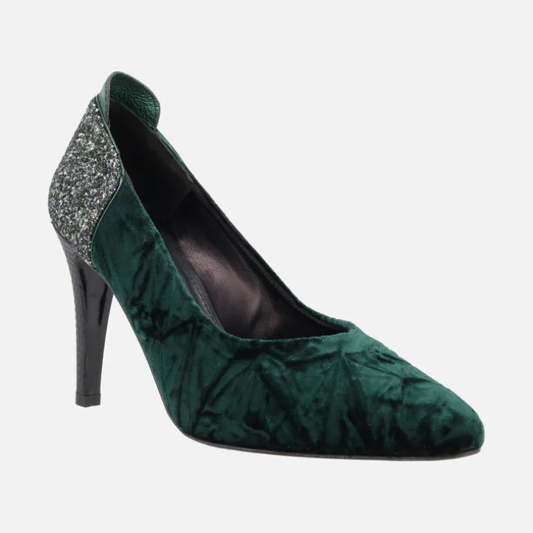 Salones de tacón alto en terciopelo verde con talón de glitter