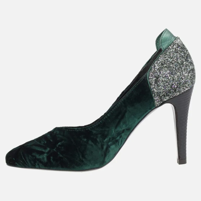 Salones de tacón alto en terciopelo verde con talón de glitter