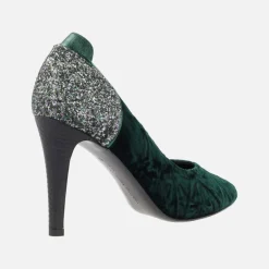 Salones de tacón alto en terciopelo verde con talón de glitter