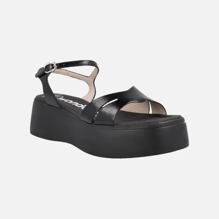Sandalias Celina en charol negro con plataforma