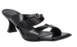Sandalias Chanel estilo mule con dos tiras con hebillas