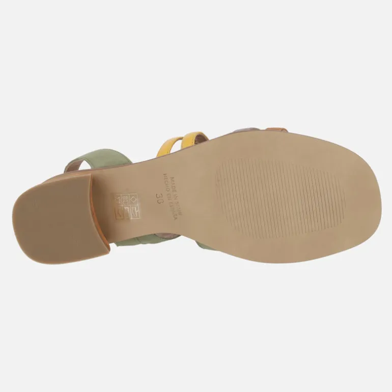 Sandalias combinadas de ante y piel con tacón bajo