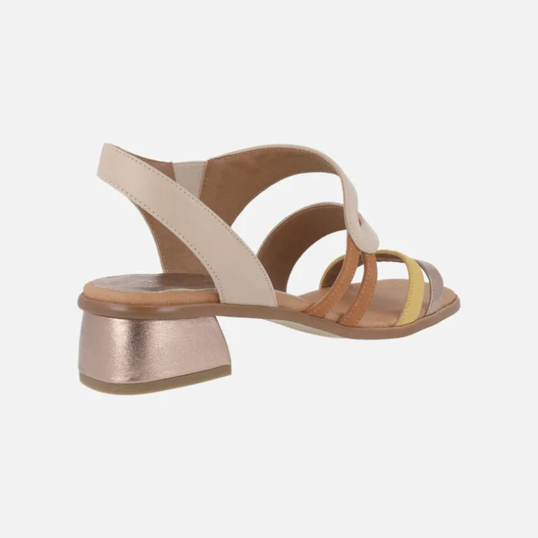 Sandalias combinadas de ante y piel con tacón bajo