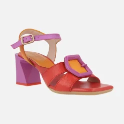 Sandalias combinadas de piel con adorno de hebilla