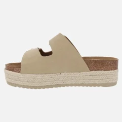 Sandalias con doble hebilla dorada y plataforma combinada con yute