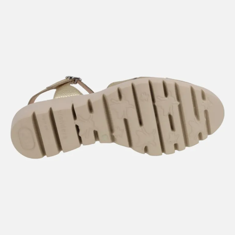 Sandalias con pulsera al tobillo en piel oro con piso FLY
