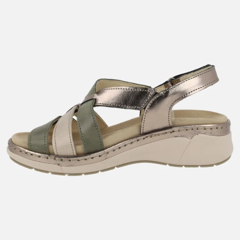 Sandalias confort combinadas en beige y verde con cierre de velcro