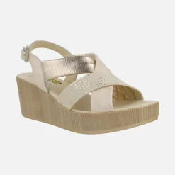 Sandalias confort de cuña alta con tiras anchas y detalles metalizados