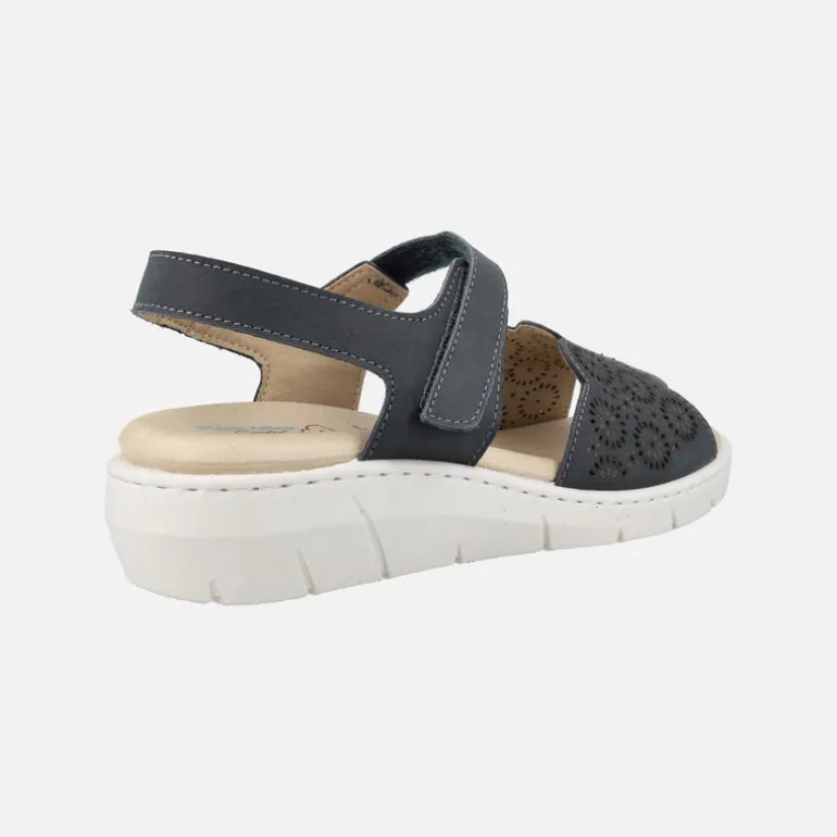 Sandalias confort de piel con pala troquelada y velcro
